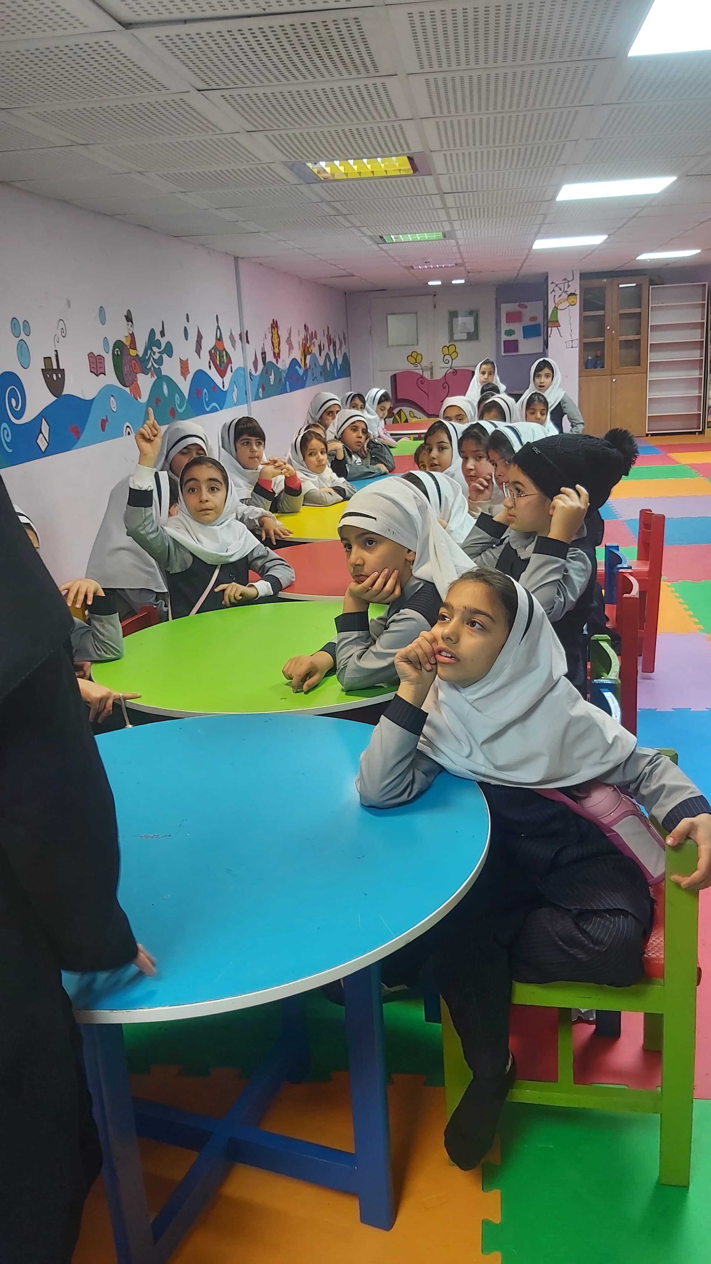 بازدید فرهنگی(کتاب خانه مرکزی ایلام)
